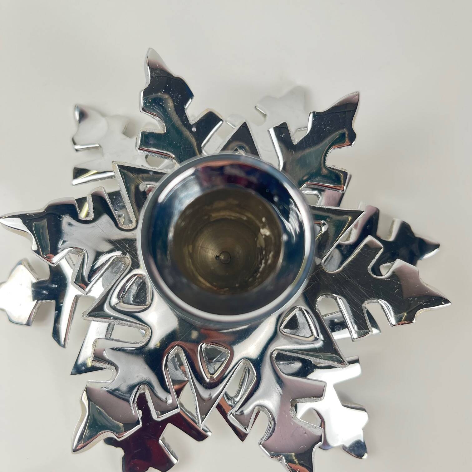 Silver metal snowflake candle holder