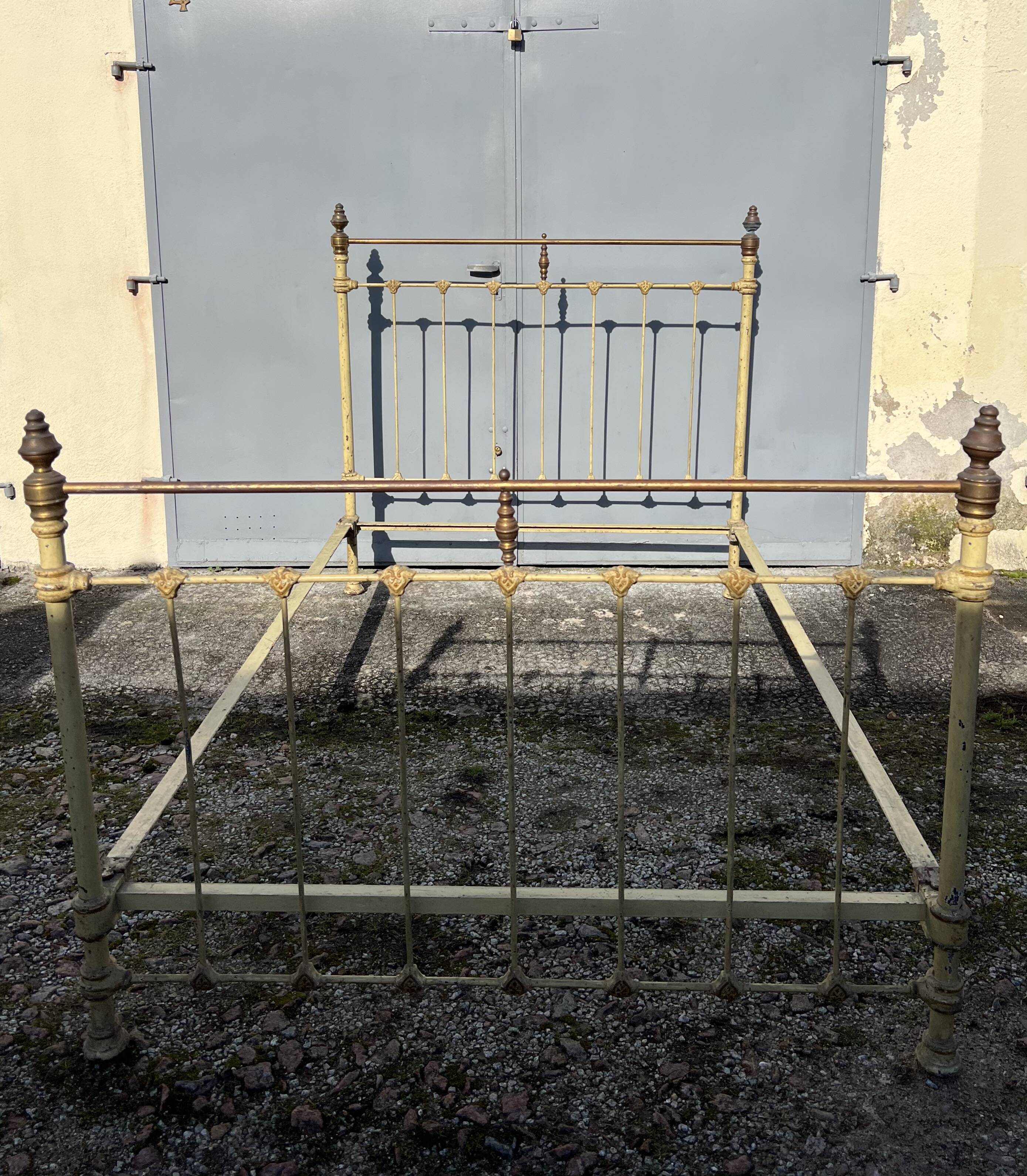 WROUGHT IRON BED 1900