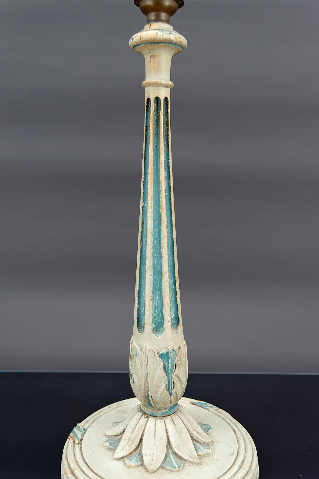 Art Deco wooden lamp painted in white and patinated blue, France, Circa 1920