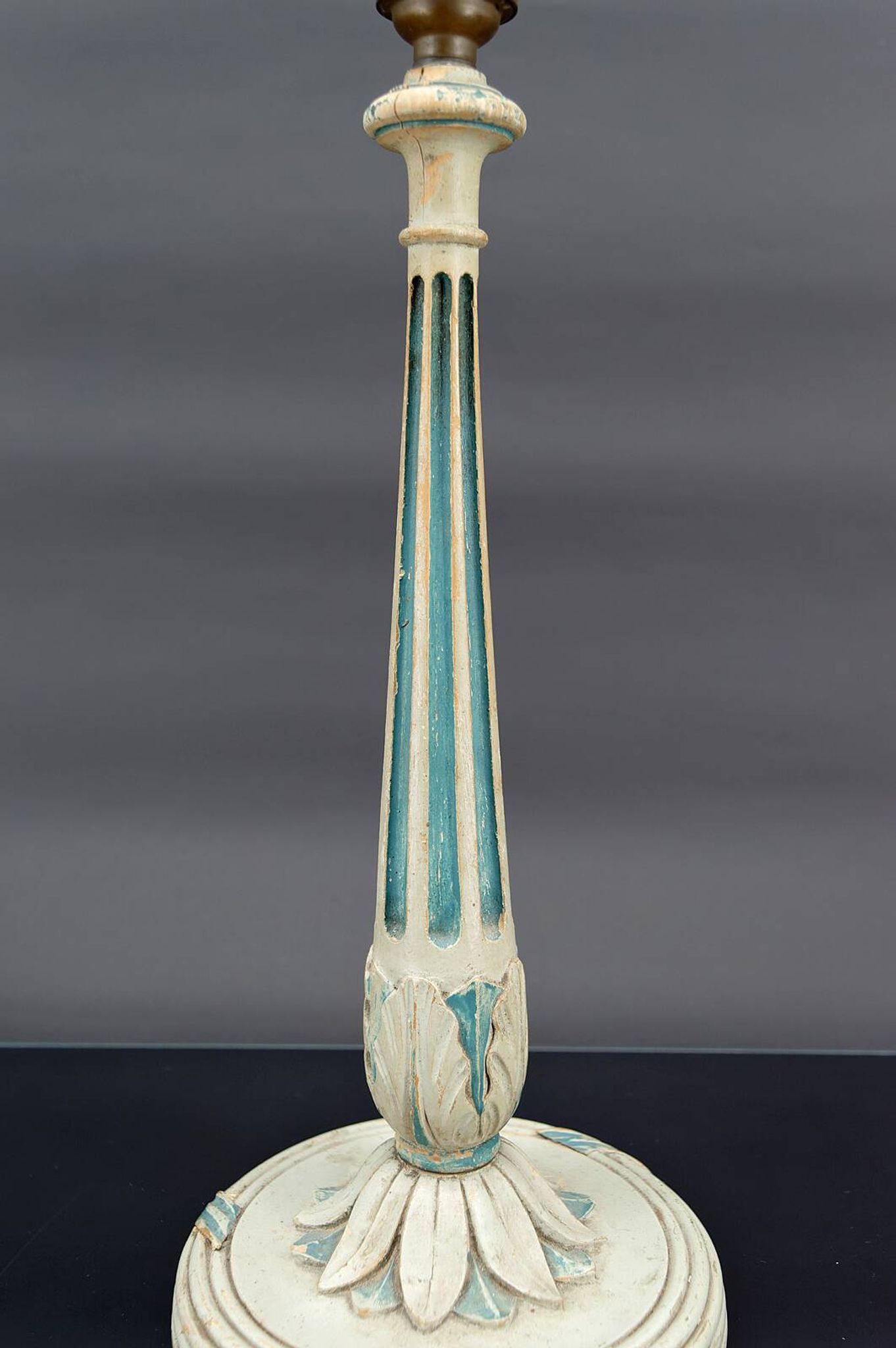 Art Deco wooden lamp painted in white and patinated blue, France, Circa 1920