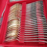 Ménagère 130 pieces en métal argenté orfèvrerie Platil