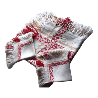 Service de table rouge et blanc avec ses 6 serviettes 1,25 x 1,25 m