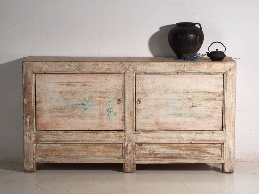 Buffet ancien peint en bois de pin – Chine, vers 1900