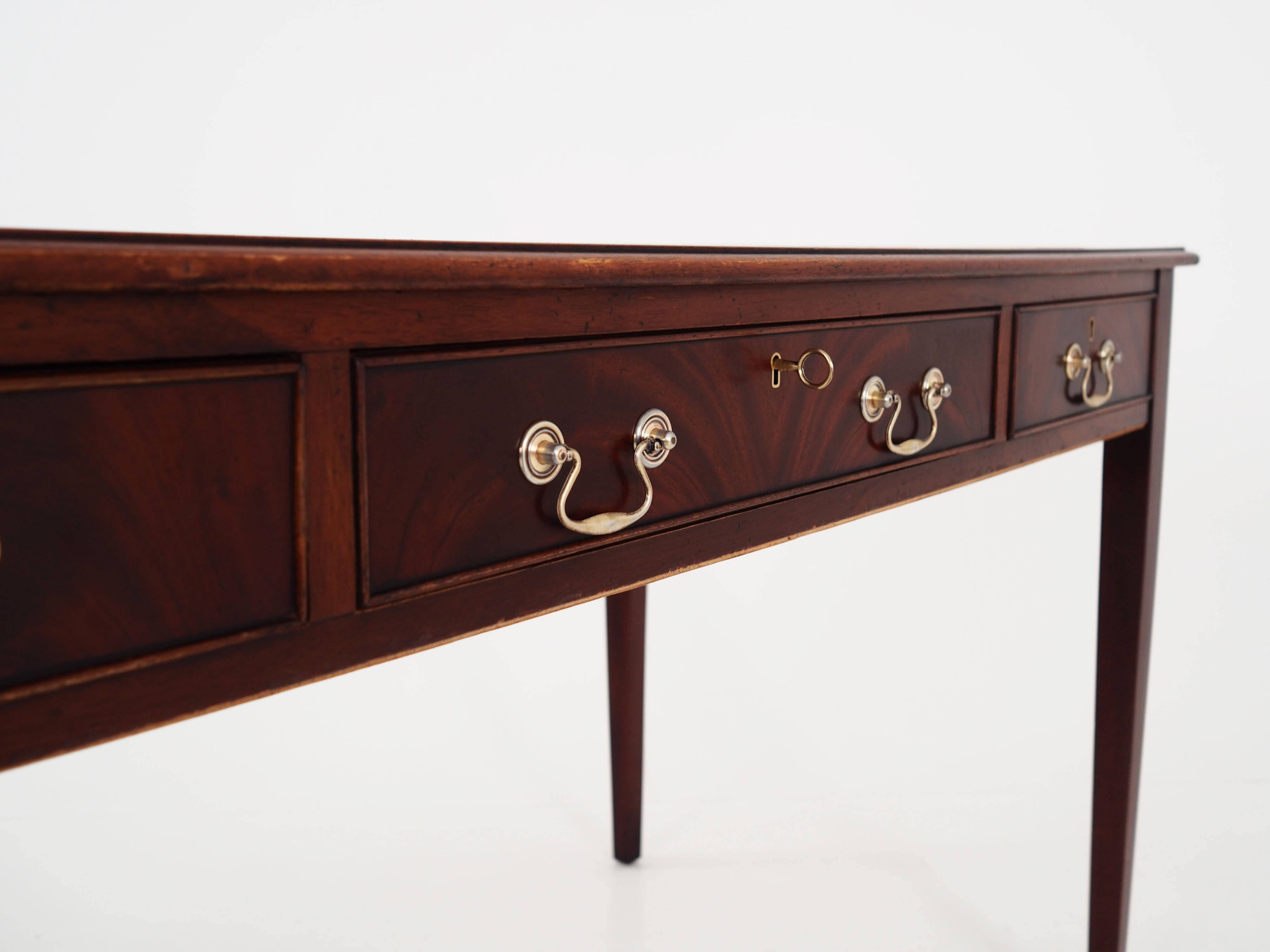 Mahogany desk, Danish design, 1970s, production: Denmark
