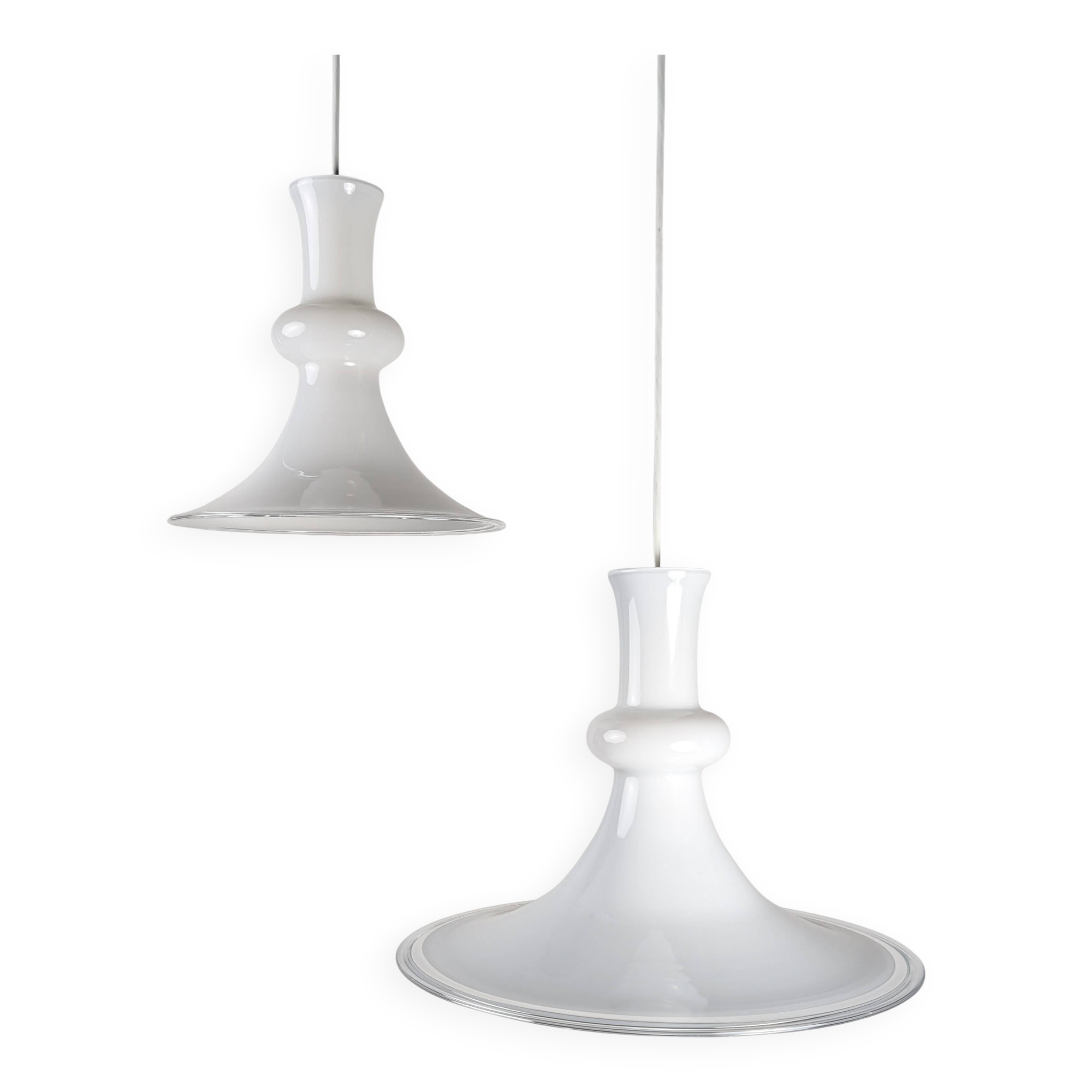 Paire de suspensions en opaline de Michael Bang pour Royal Copenhagen, années 1970