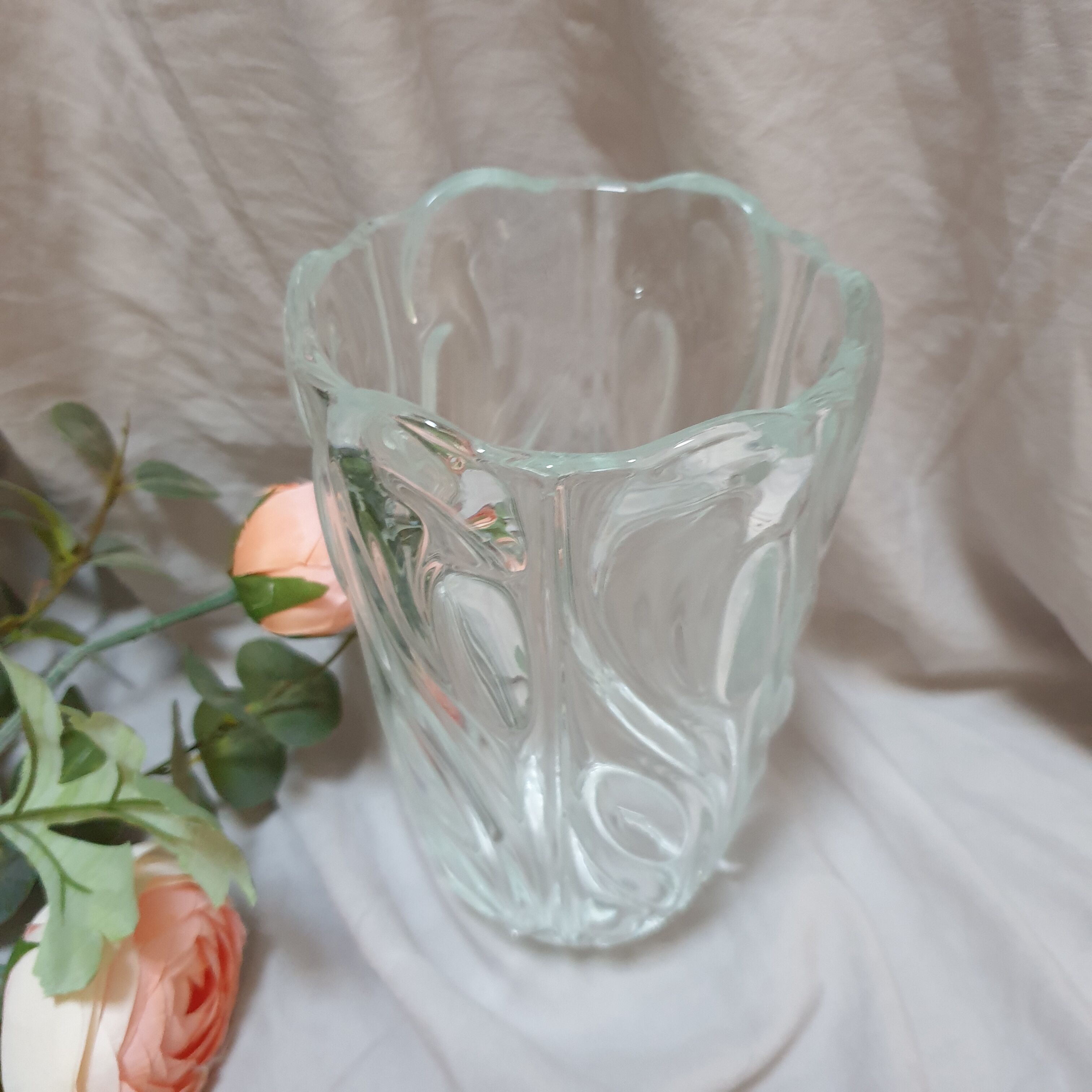 Chiseled glass vase