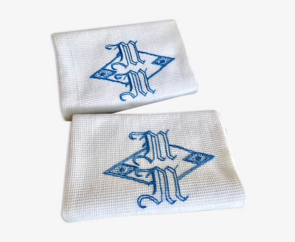 Paire de serviettes brodées avec monogramme