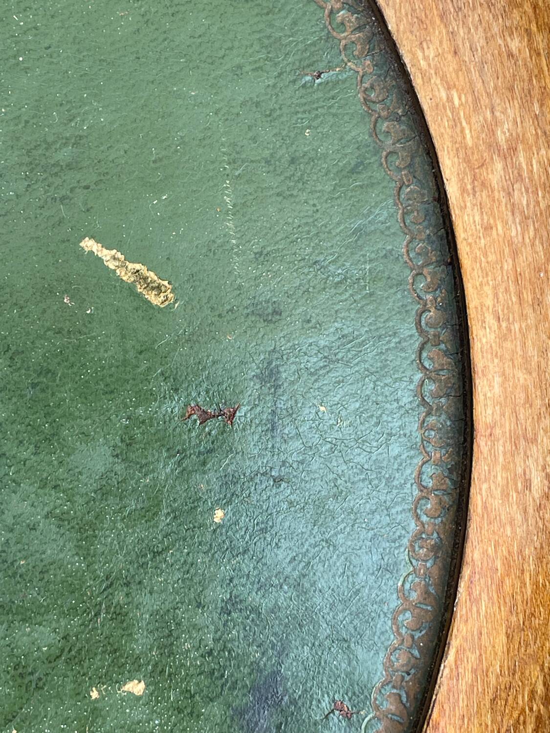 Vintage tripod pedestal table