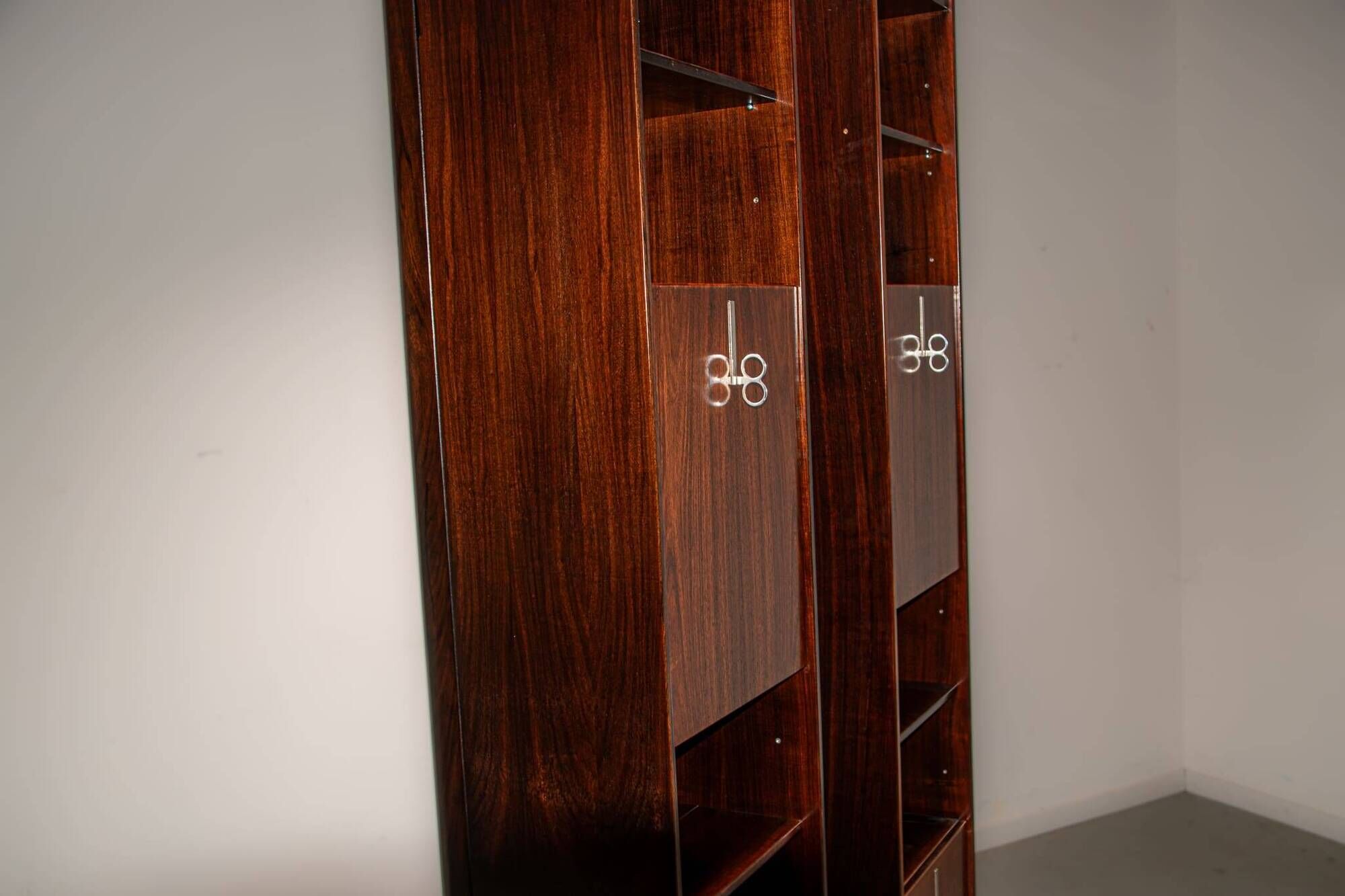 Pellicano series book cases by Vittorio Intorini for Saporiti circa 1970