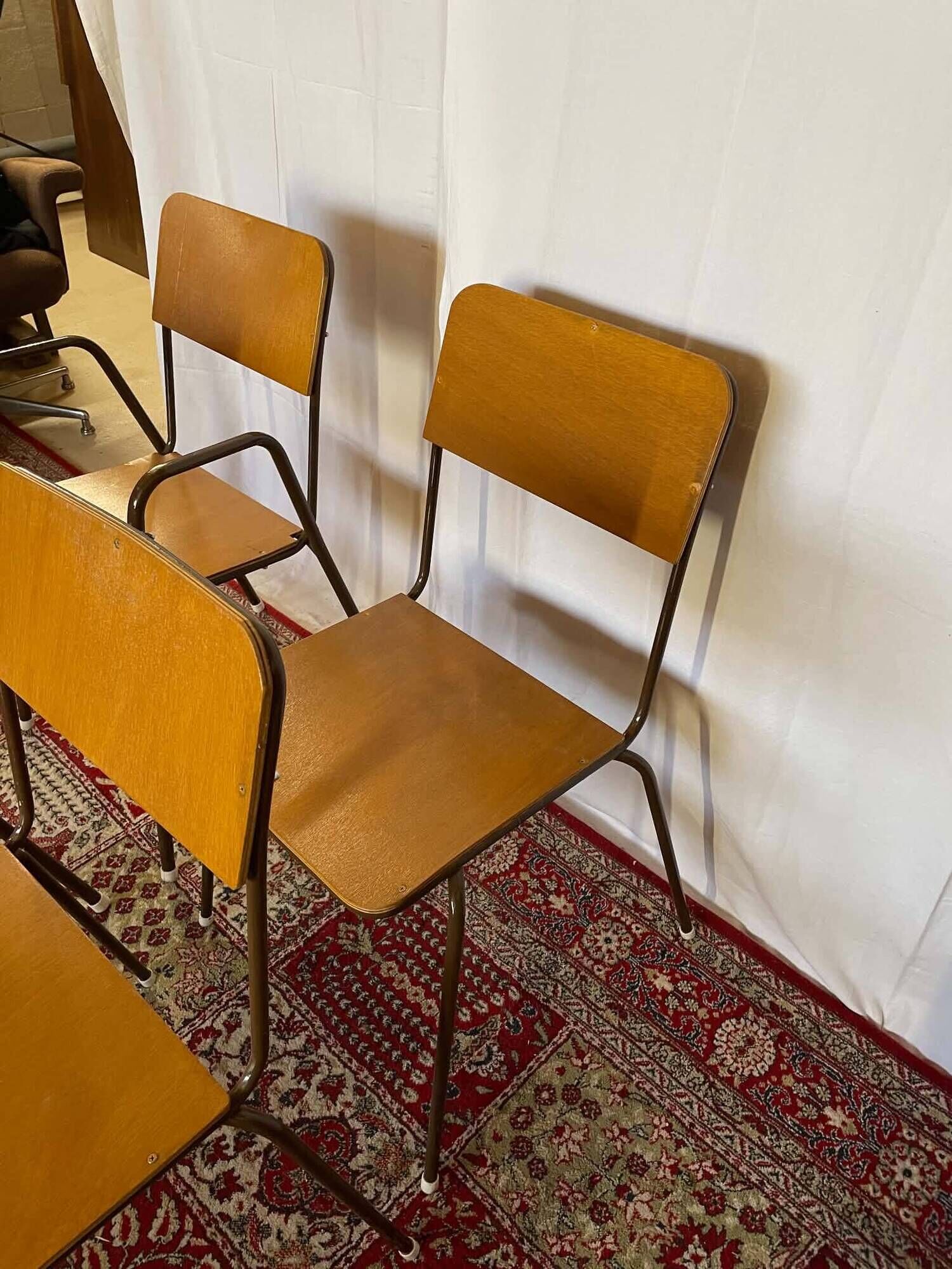 Set of 2 vintage school chairs and 2 armchairs.