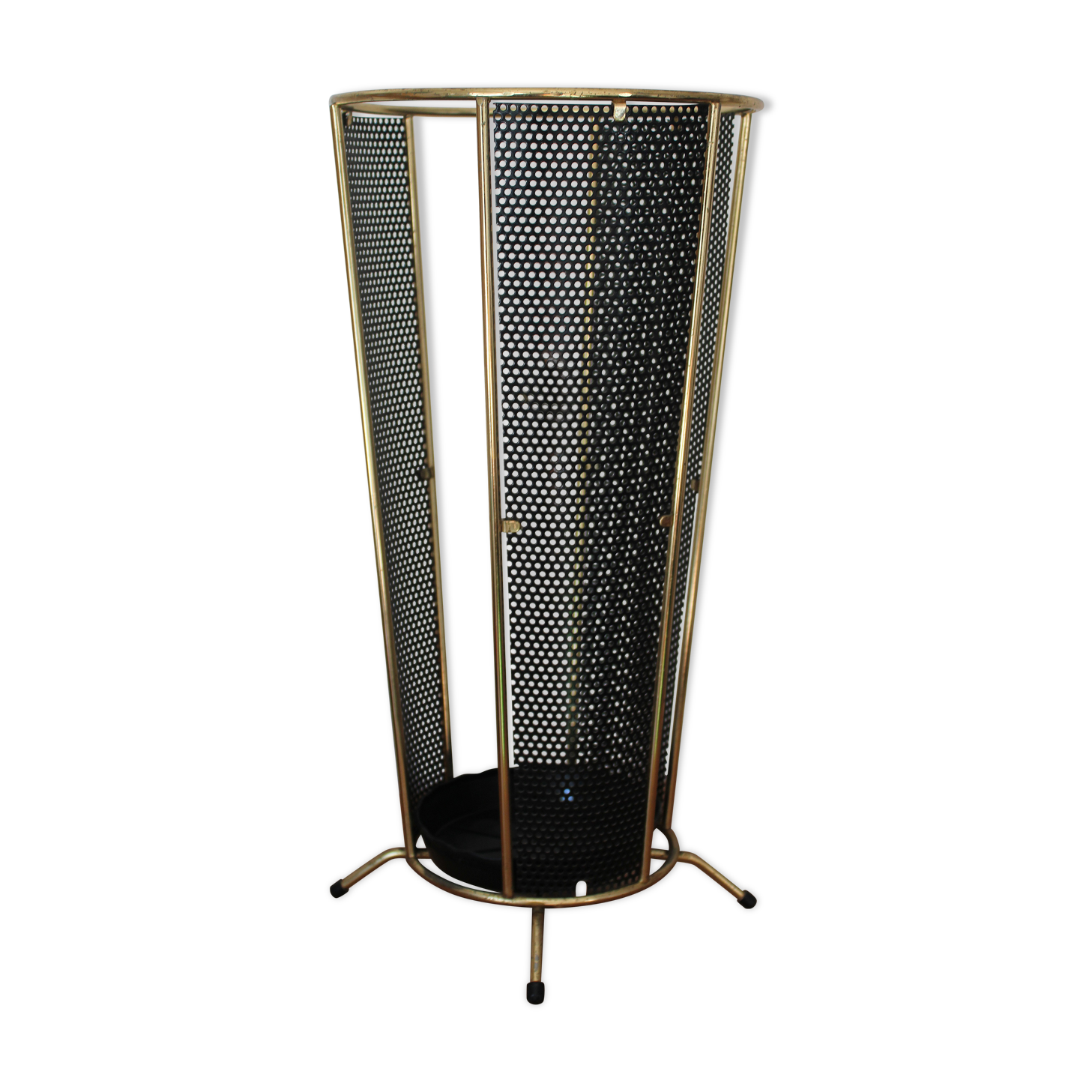 Porte-parapluie en métal perforé et laiton