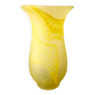 Vase en pâte de verre jaune marbré – Style Art Nouveau