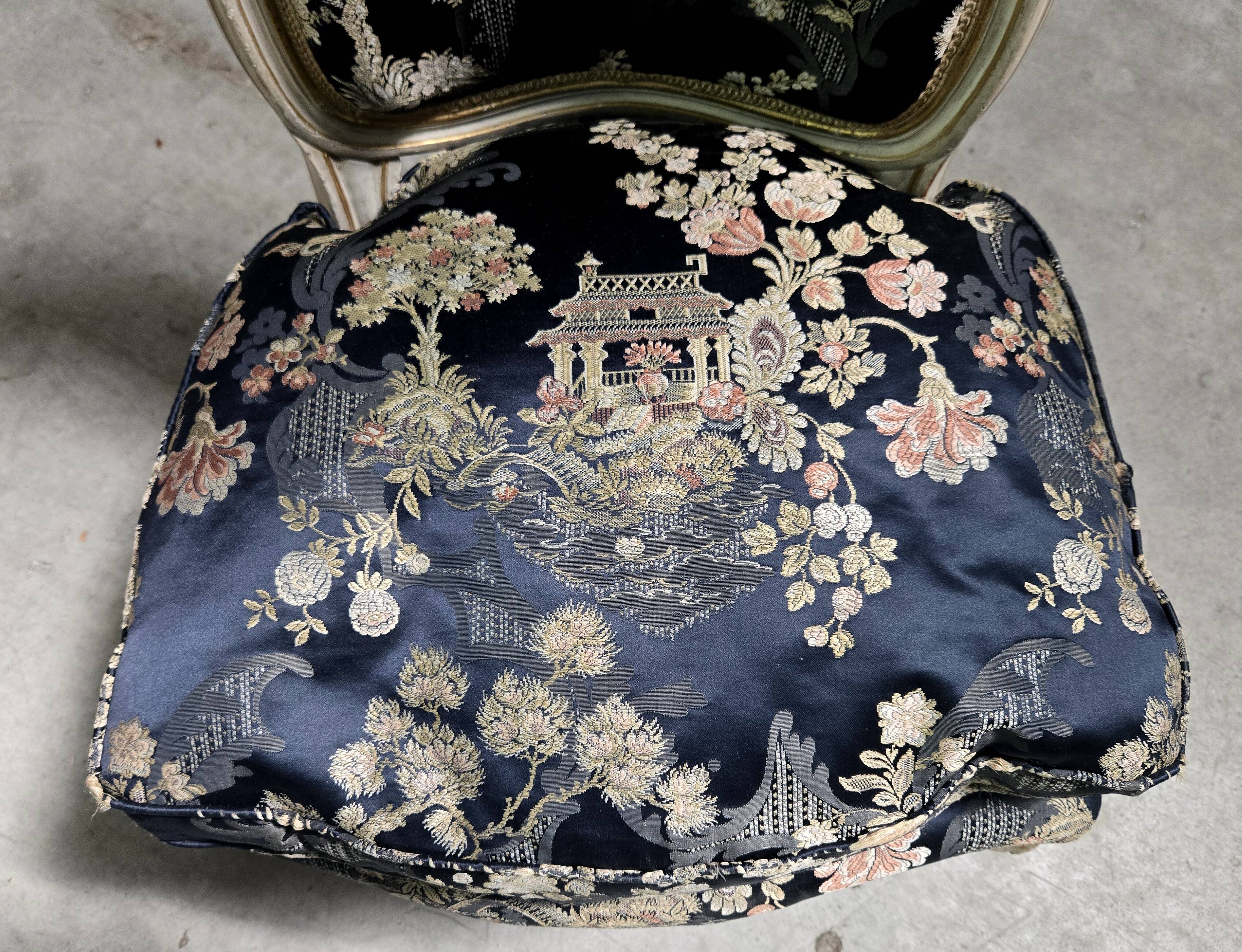 Paire de bergères de st. Louis XV, à dossier gondole/ tapisserie style Asie