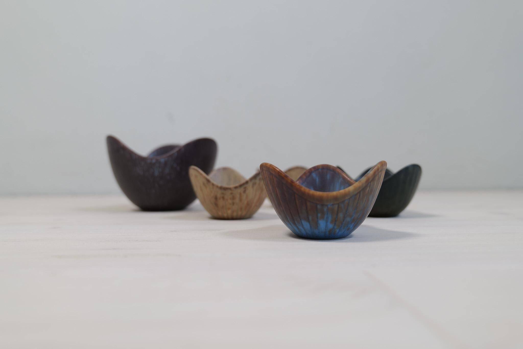 Mid-Century Modern Set of 5 Bowls Rörstrand Gunnar Nylund, Sweden, 1950s