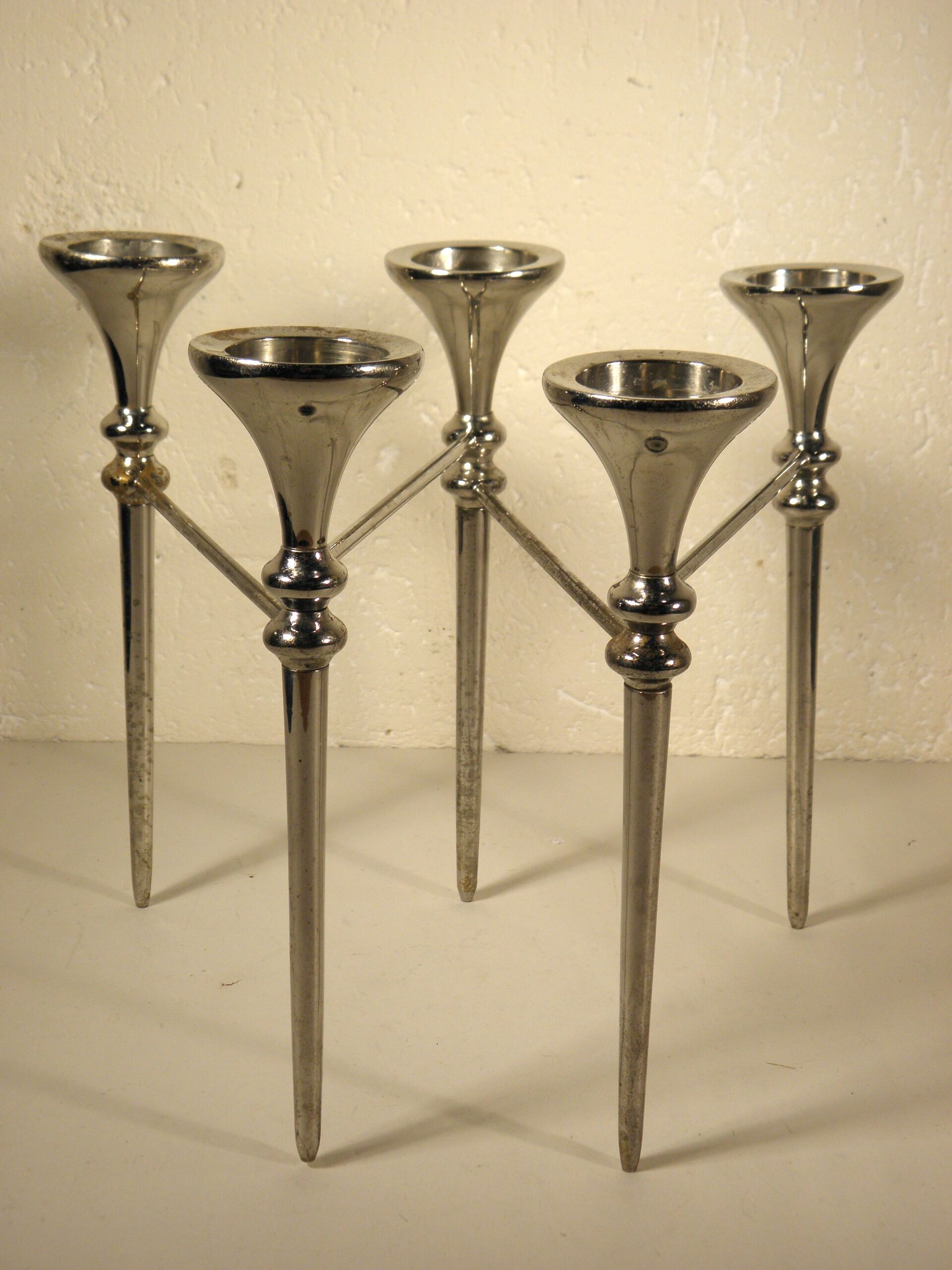 Design chandelier in silver metal