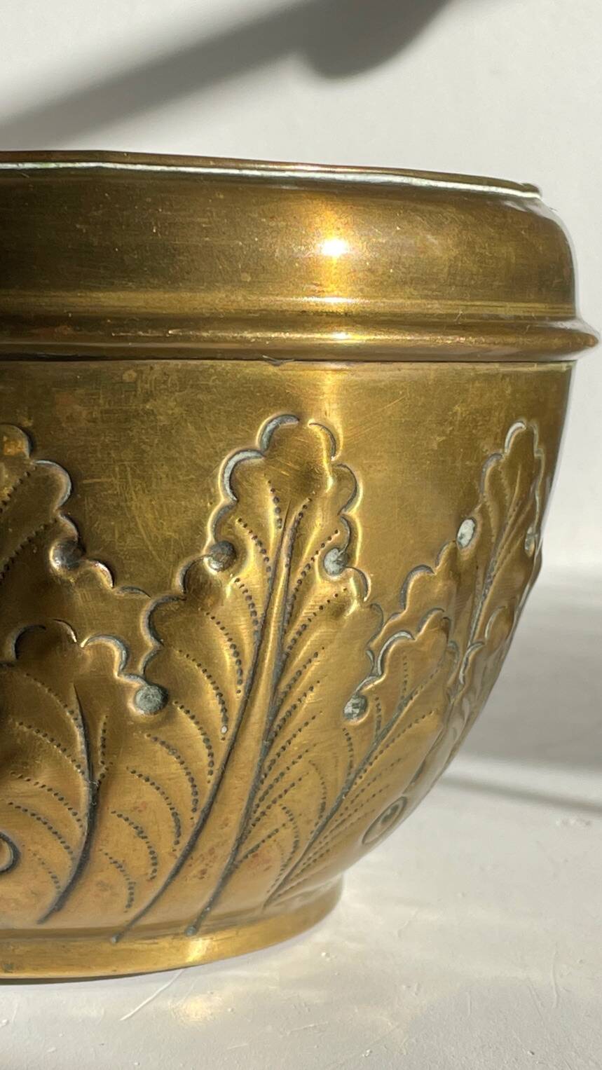 Art nouveau floral decor planter