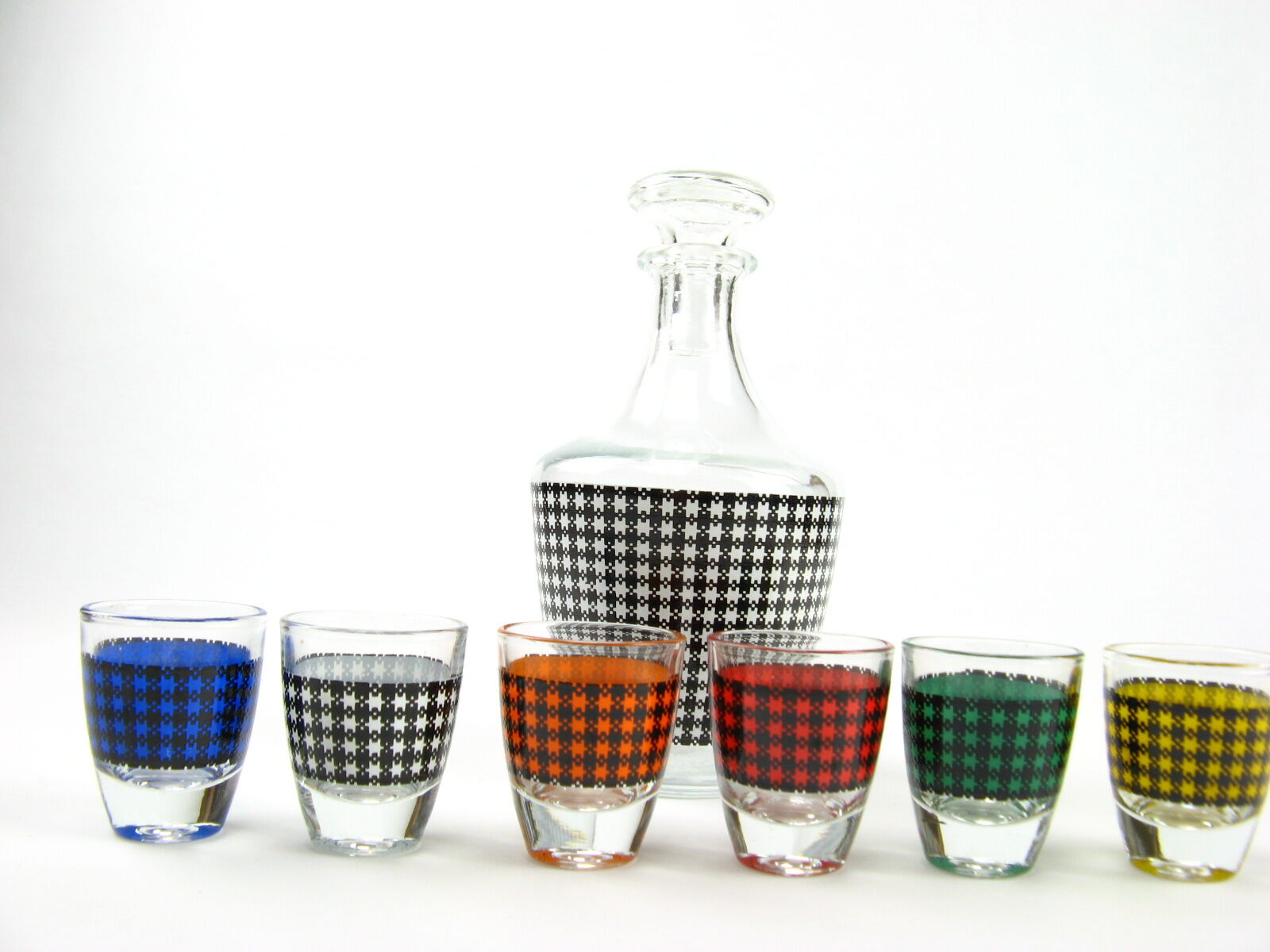 Houndstooth liquor service