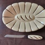 Bread basket and knife