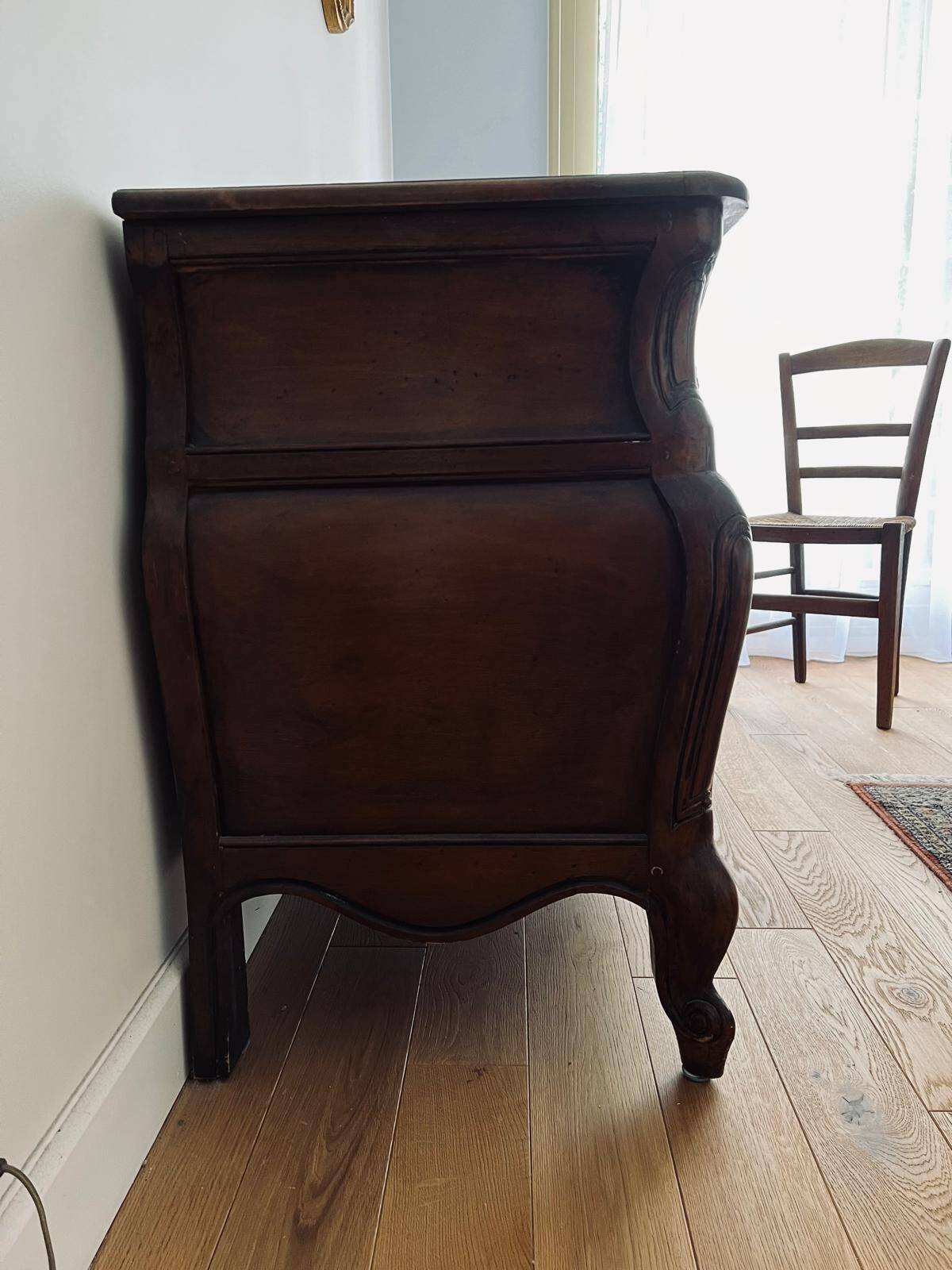 Commode style Louis XV