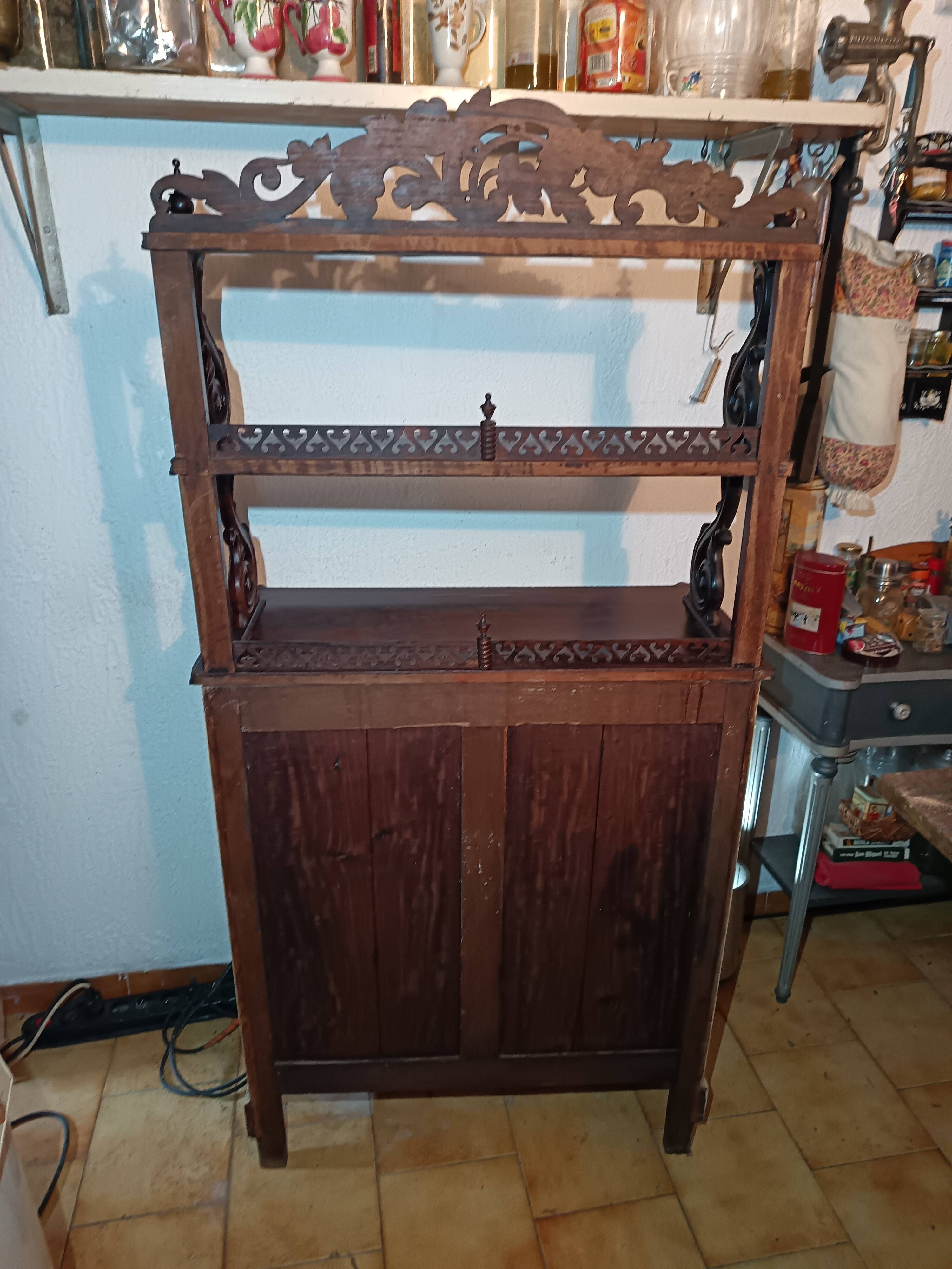 Mahogany sideboard "Napoleon III / Victorian style" from the Baroque period.