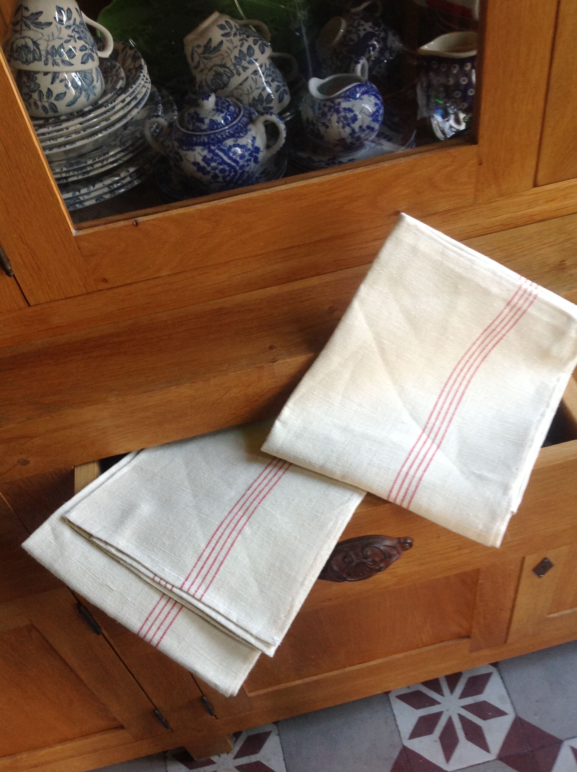 Pair of linen cloth towels