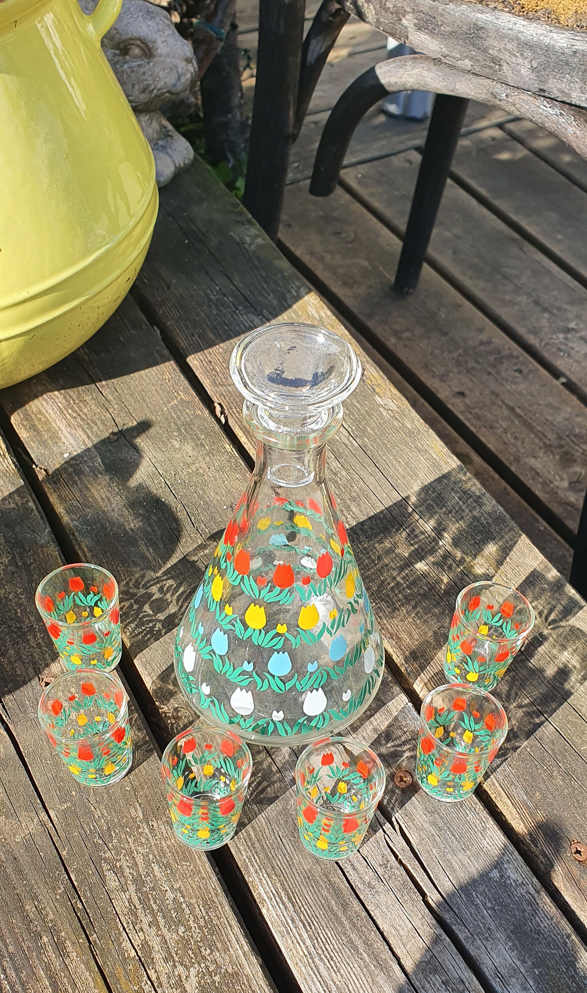 Vintage alcohol service