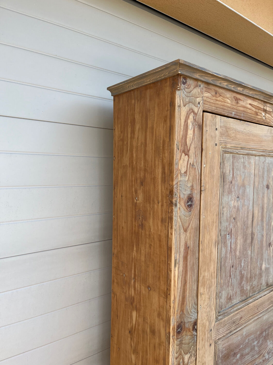 Parisian wardrobe/hosiery