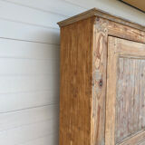 Parisian wardrobe/hosiery