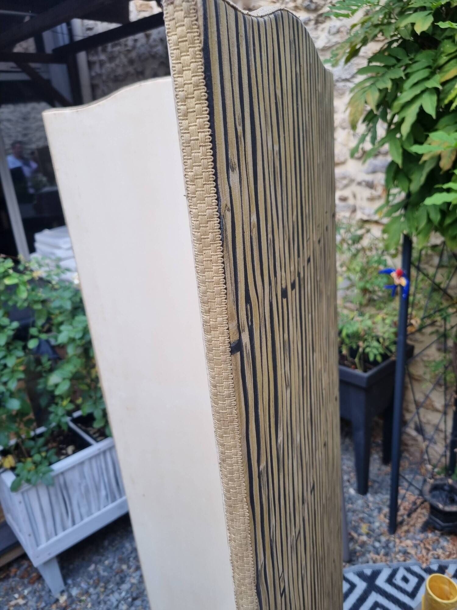 Vintage screen