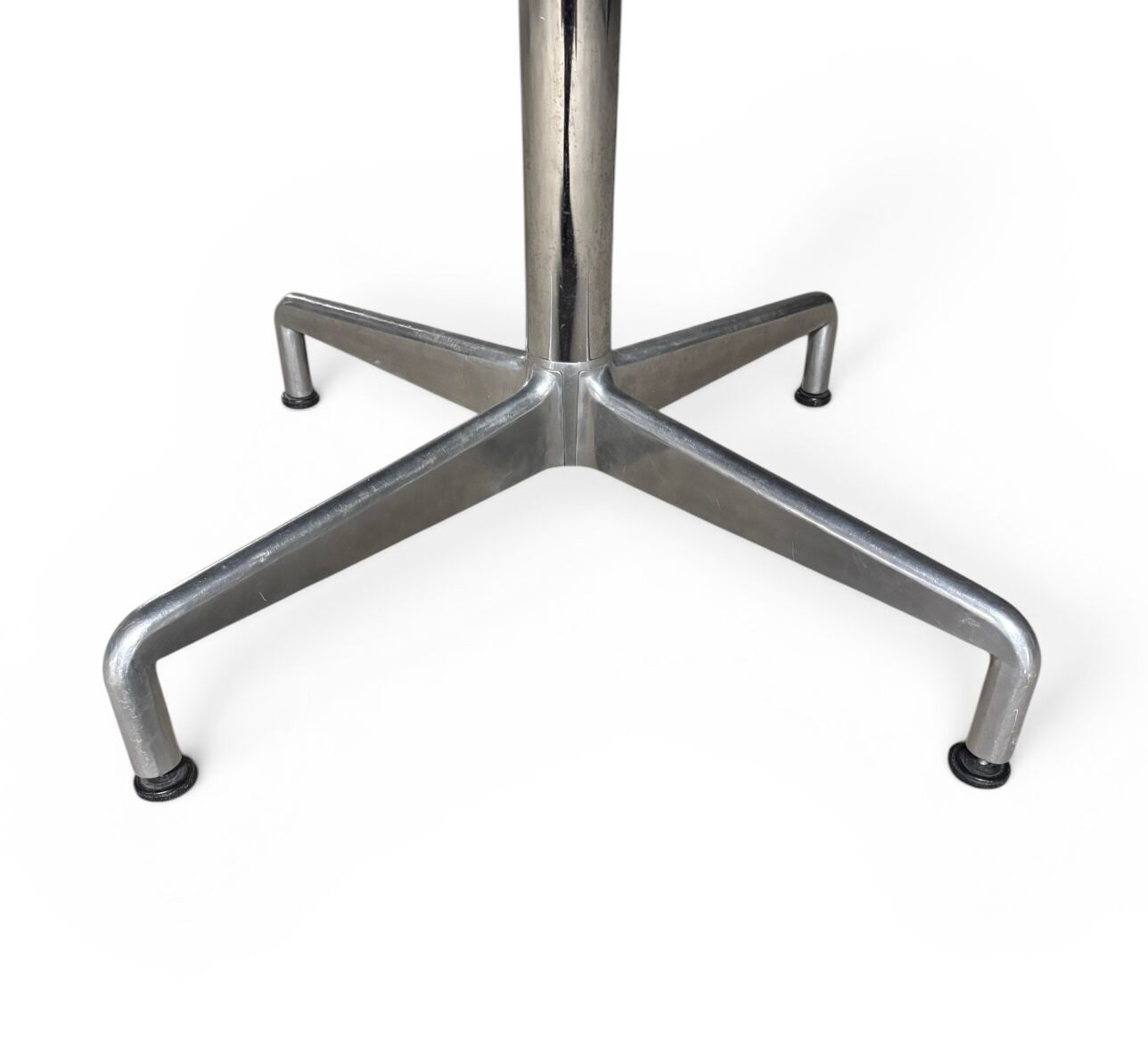 "Segmented" table by Charles & Ray Eames for Vitra