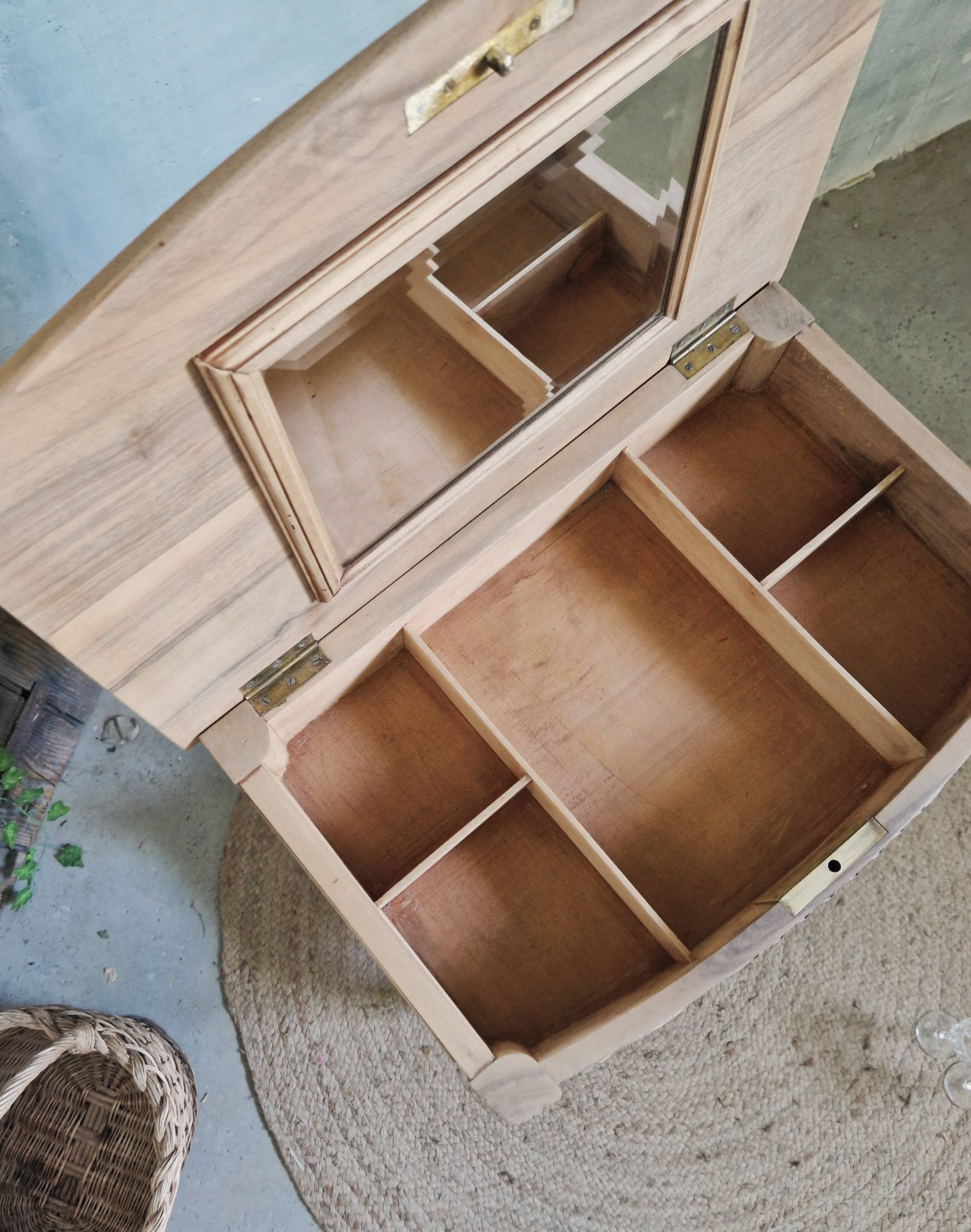 Beautiful Art Deco dressing table