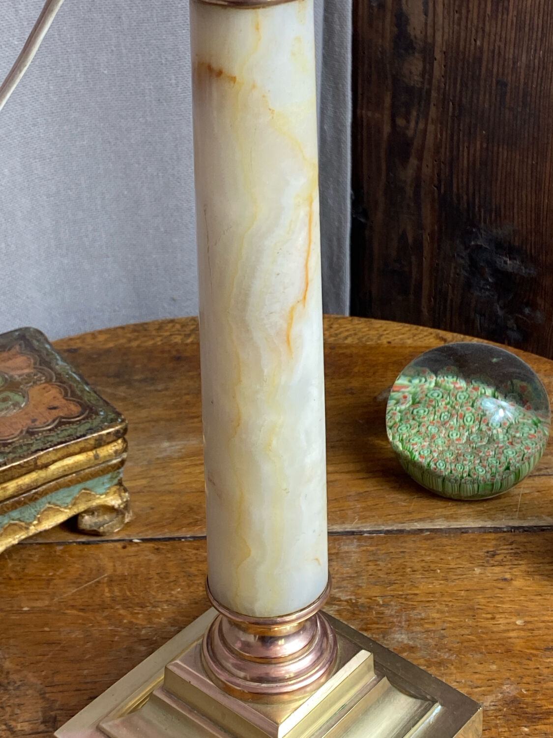 Lamp base in onyx and brass