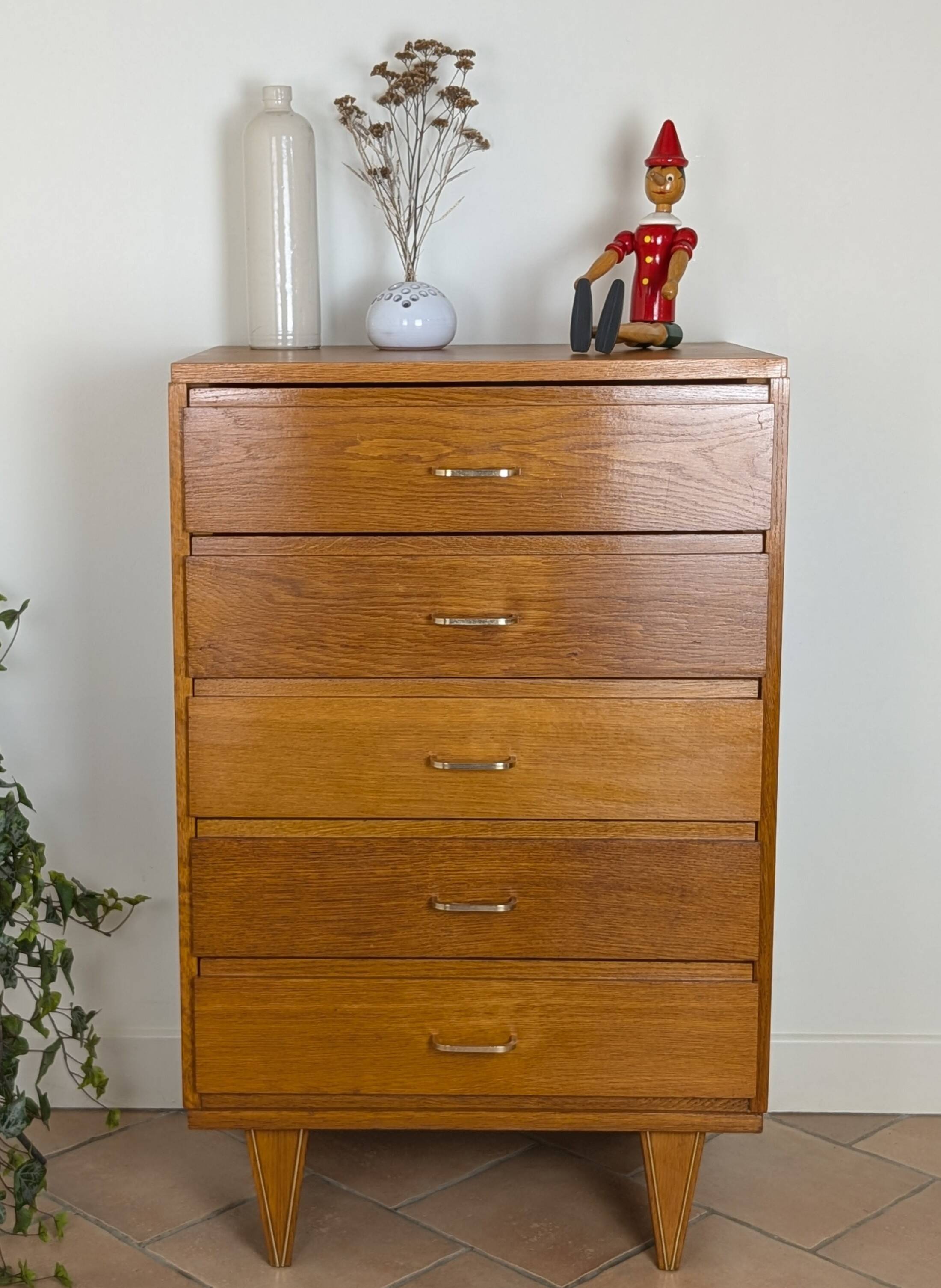 Vintage chest of drawers
