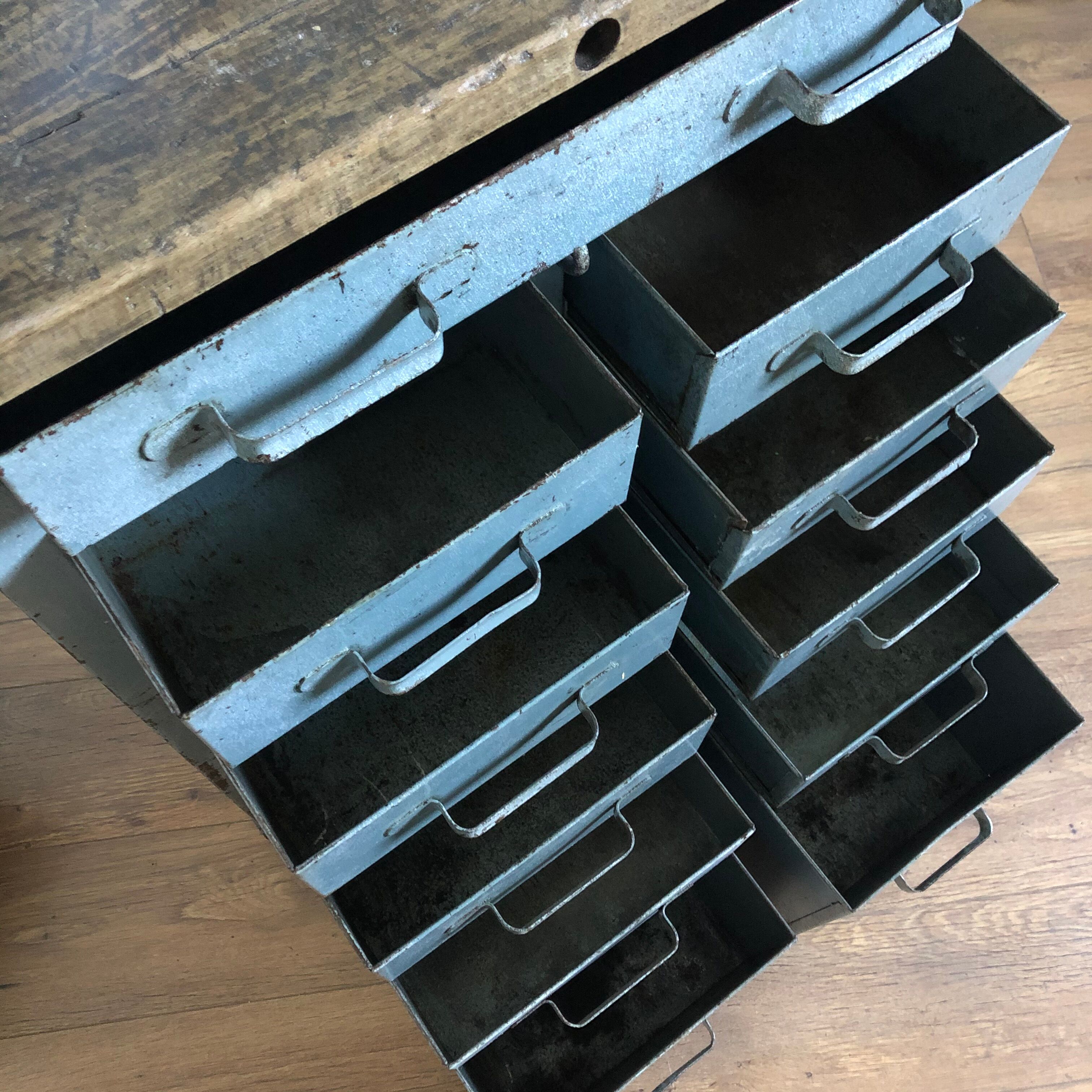 Workshop furniture with drawers, metal and wood