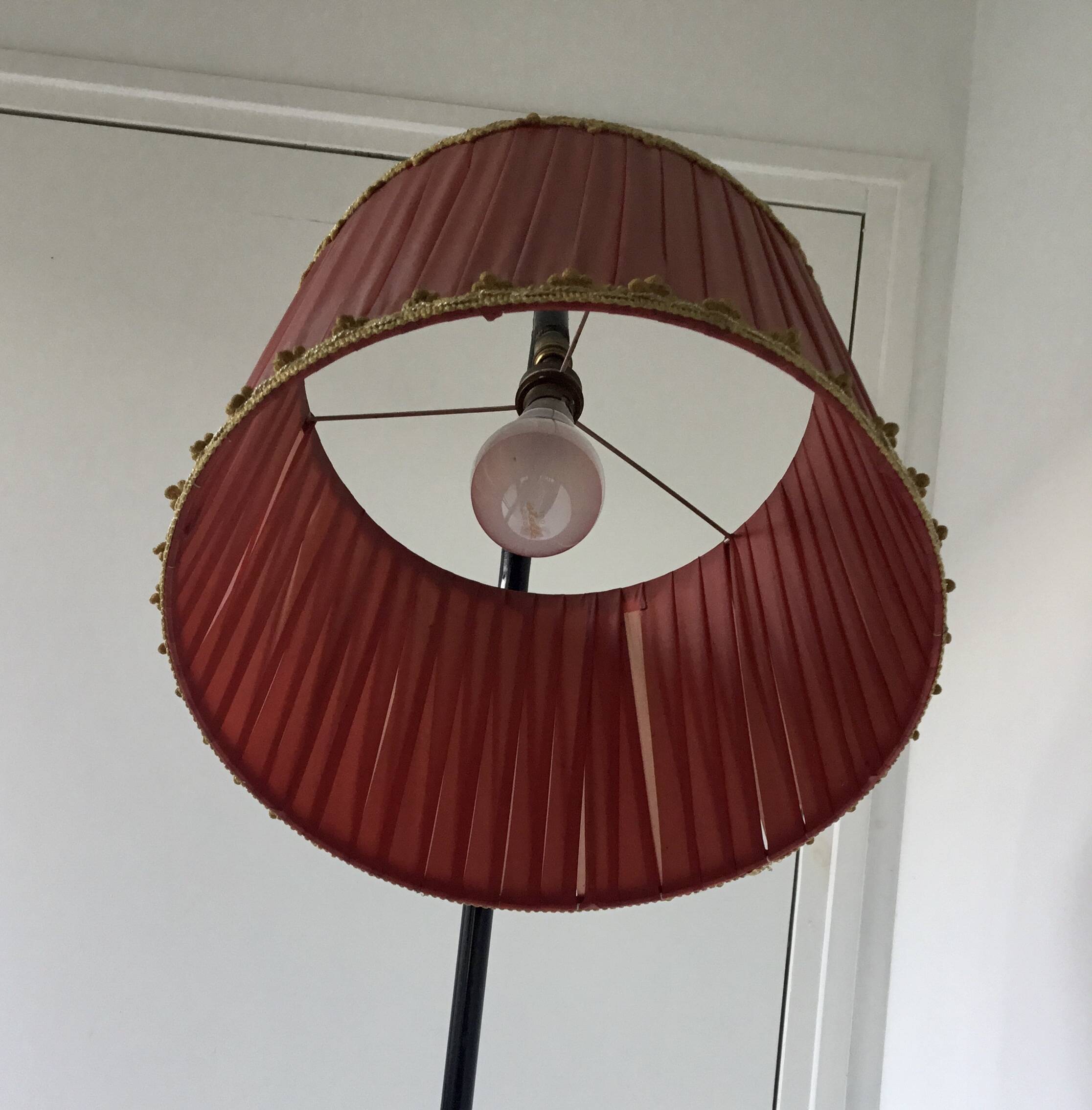 Tripod floor lamp with a ball joint and shelf - vintage 1950s