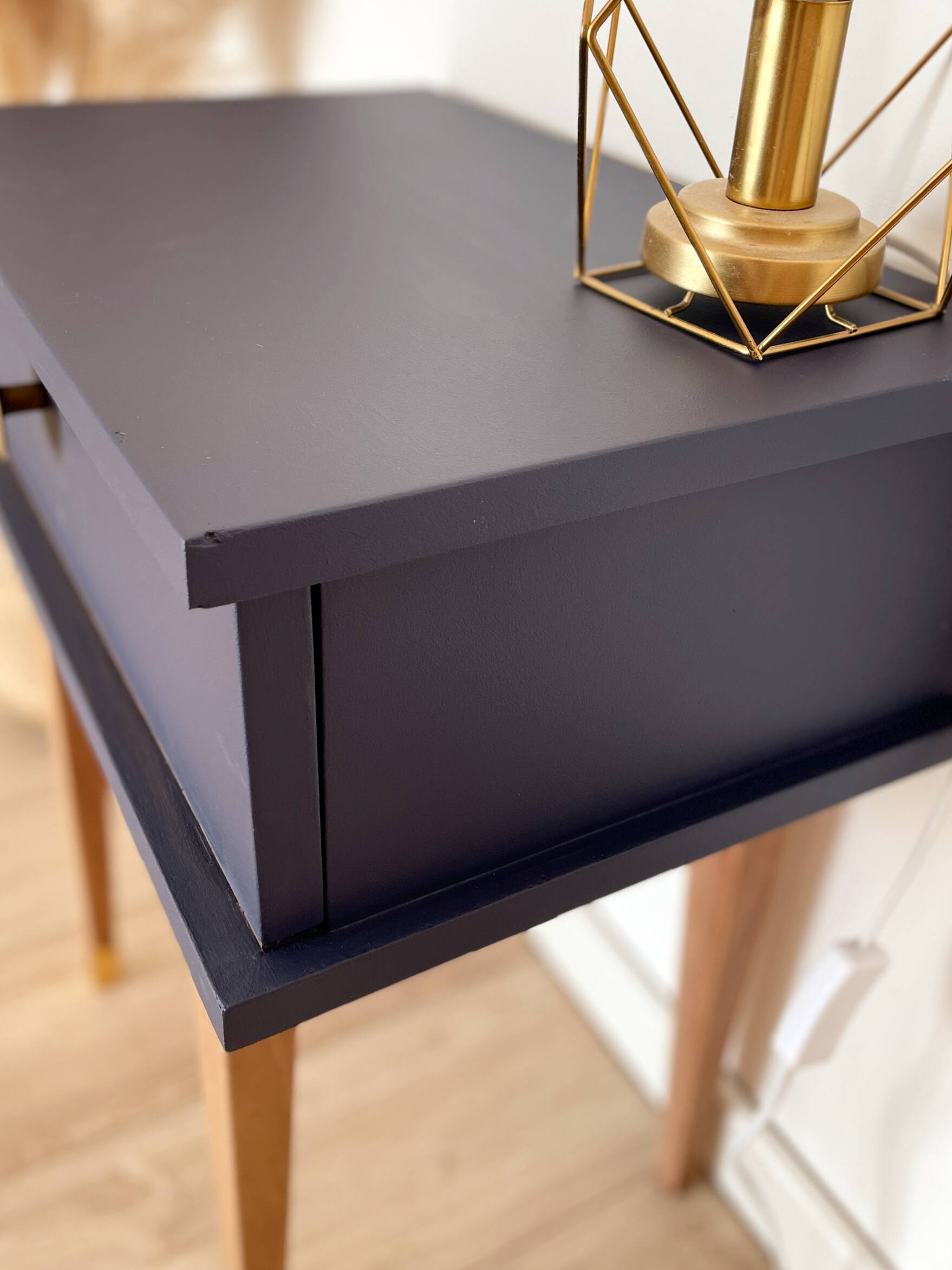 Vintage bedside table, tapered legs - Sèvres blue