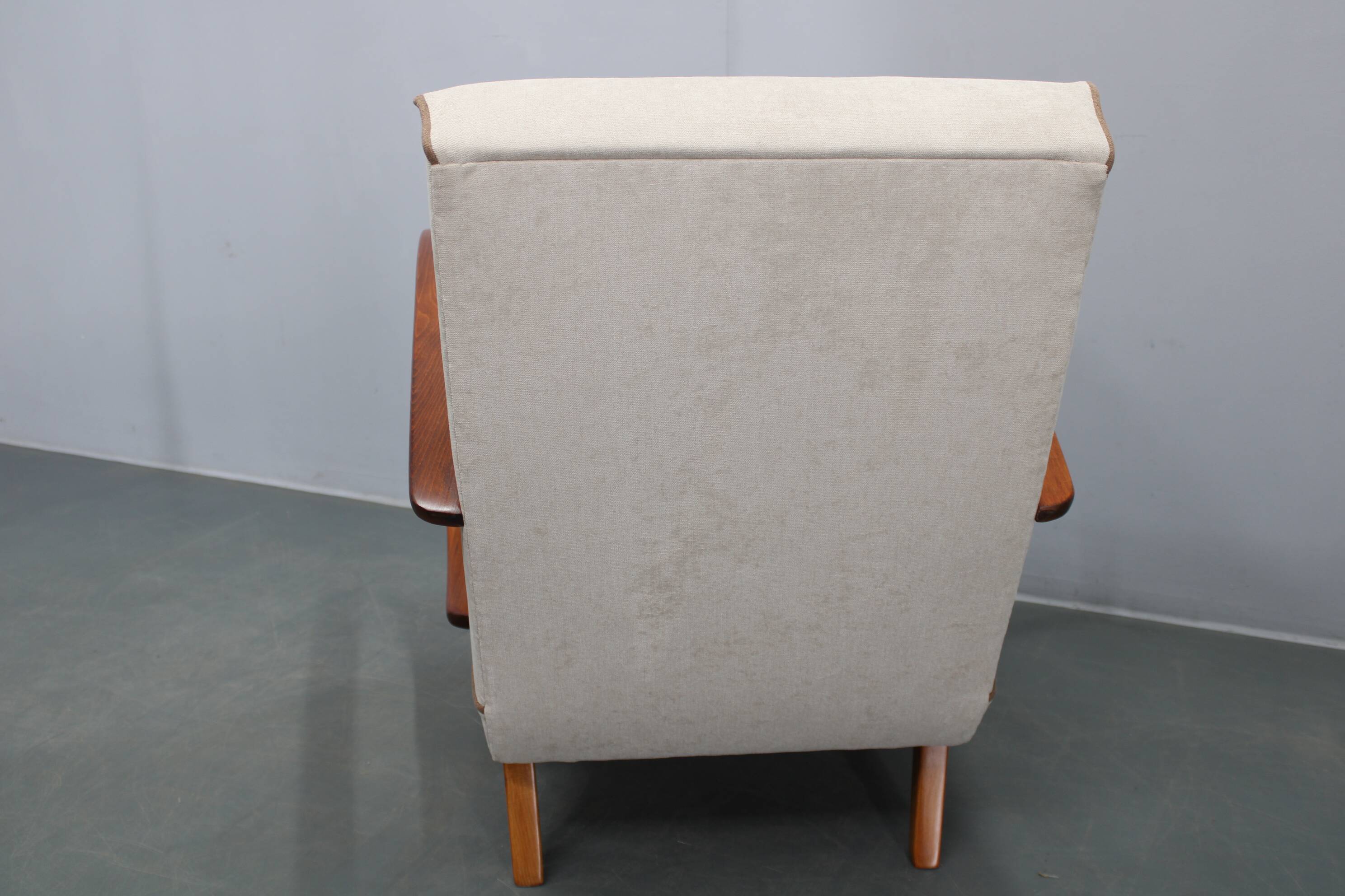 Art Deco armchair by Jindřich Halabala, Czechoslovakia, 1940s