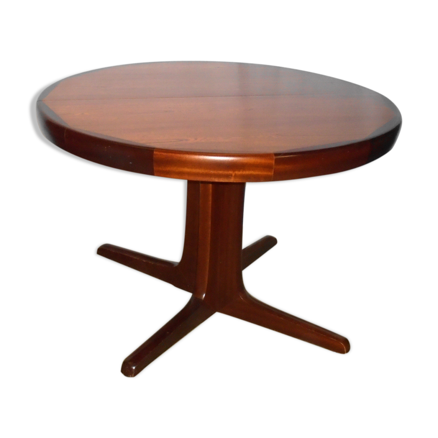 Round dining table with 2 70s extensions