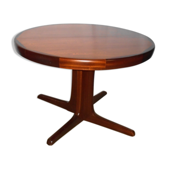 Round dining table with 2 70s extensions