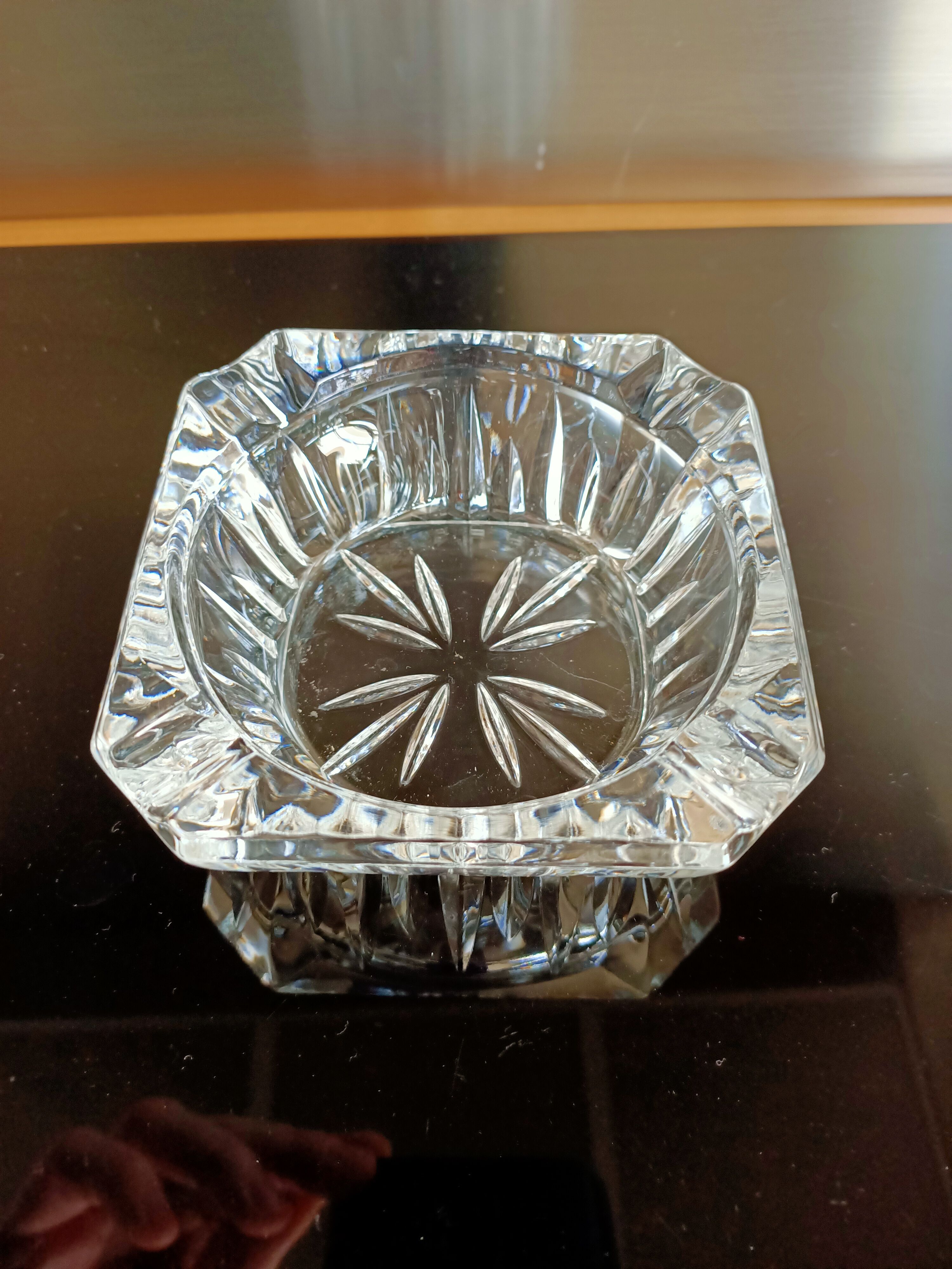 Crystal ashtray 10.2x10.2 cm