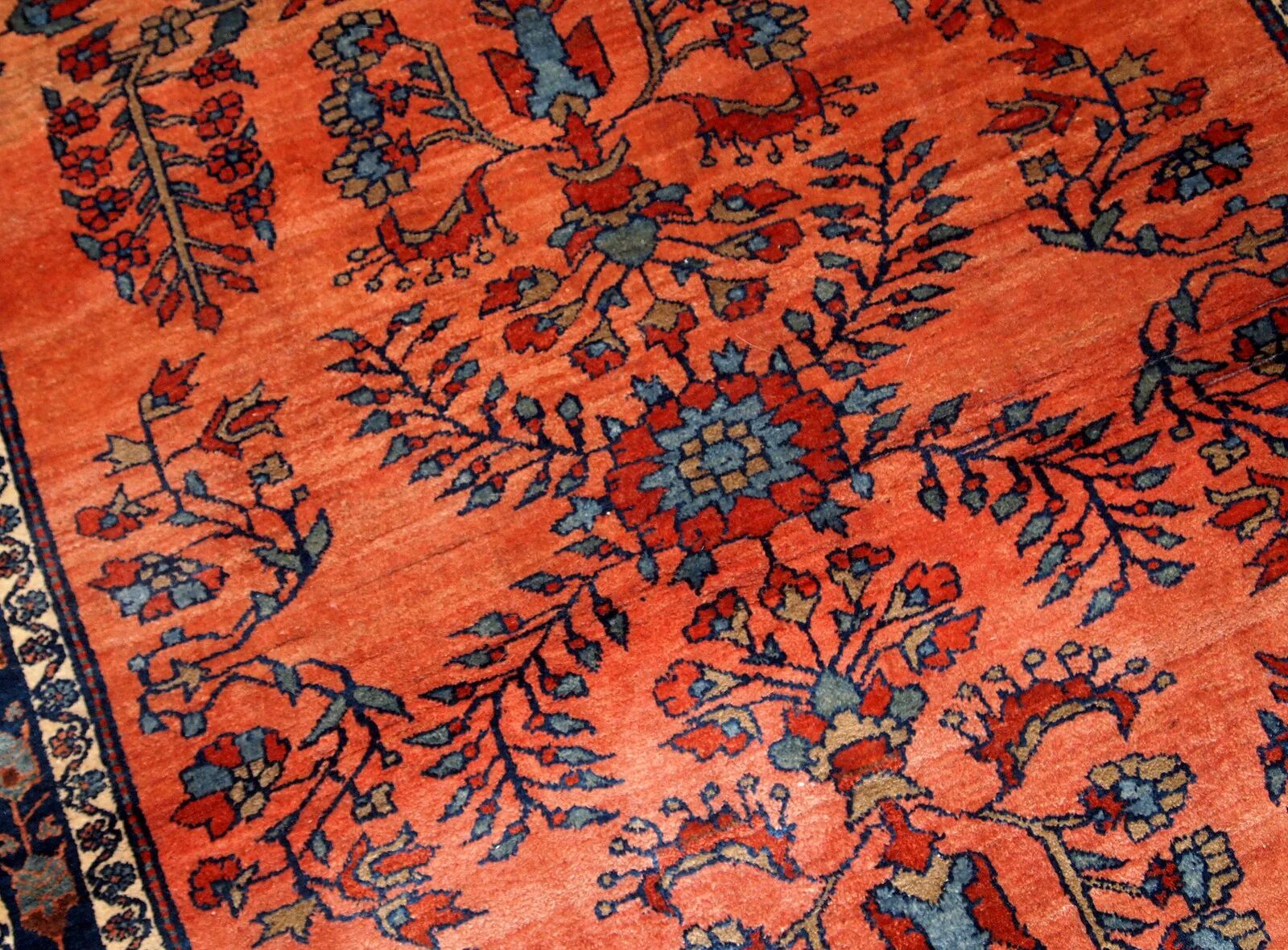 Handmade antique Persian Sarouk rug 106cm x 161cm 1900s -1B694