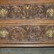 Commode Victorienne en chêne anglais finement sculptée