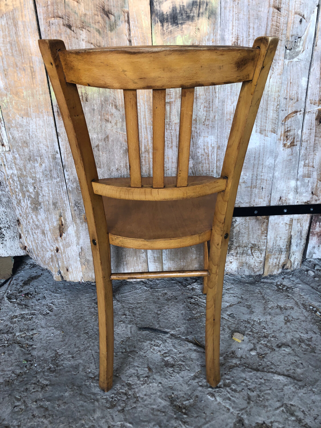 Chaise bistrot en bois clair années 70 vintage
