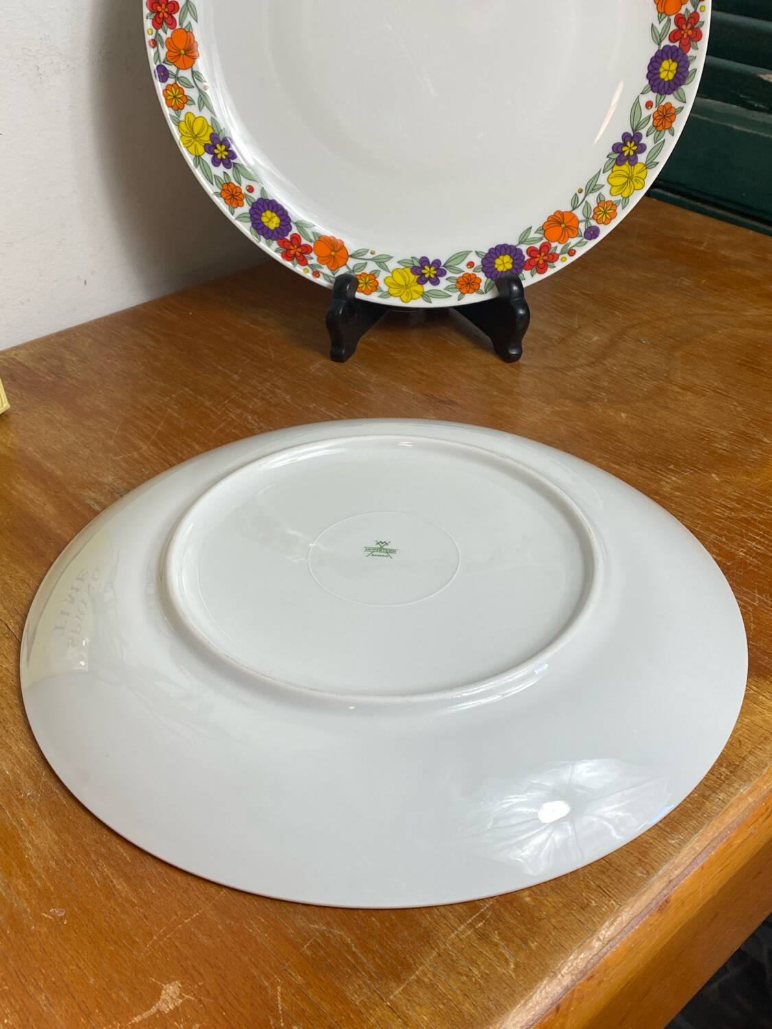 Two large round Bavaria porcelain dishes