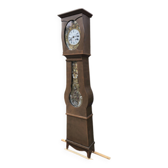 Comtoise clock of the early 20th century in fir with movement and flowered balance.