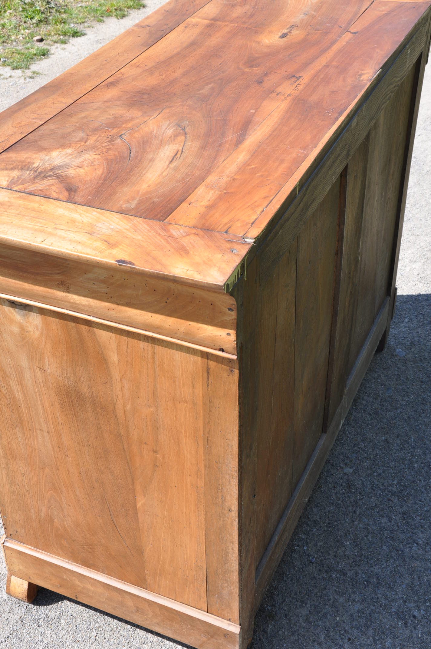 Old chest of drawers