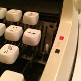 Brother Nogamatic 400 portable mechanical typewriter - japan 70s