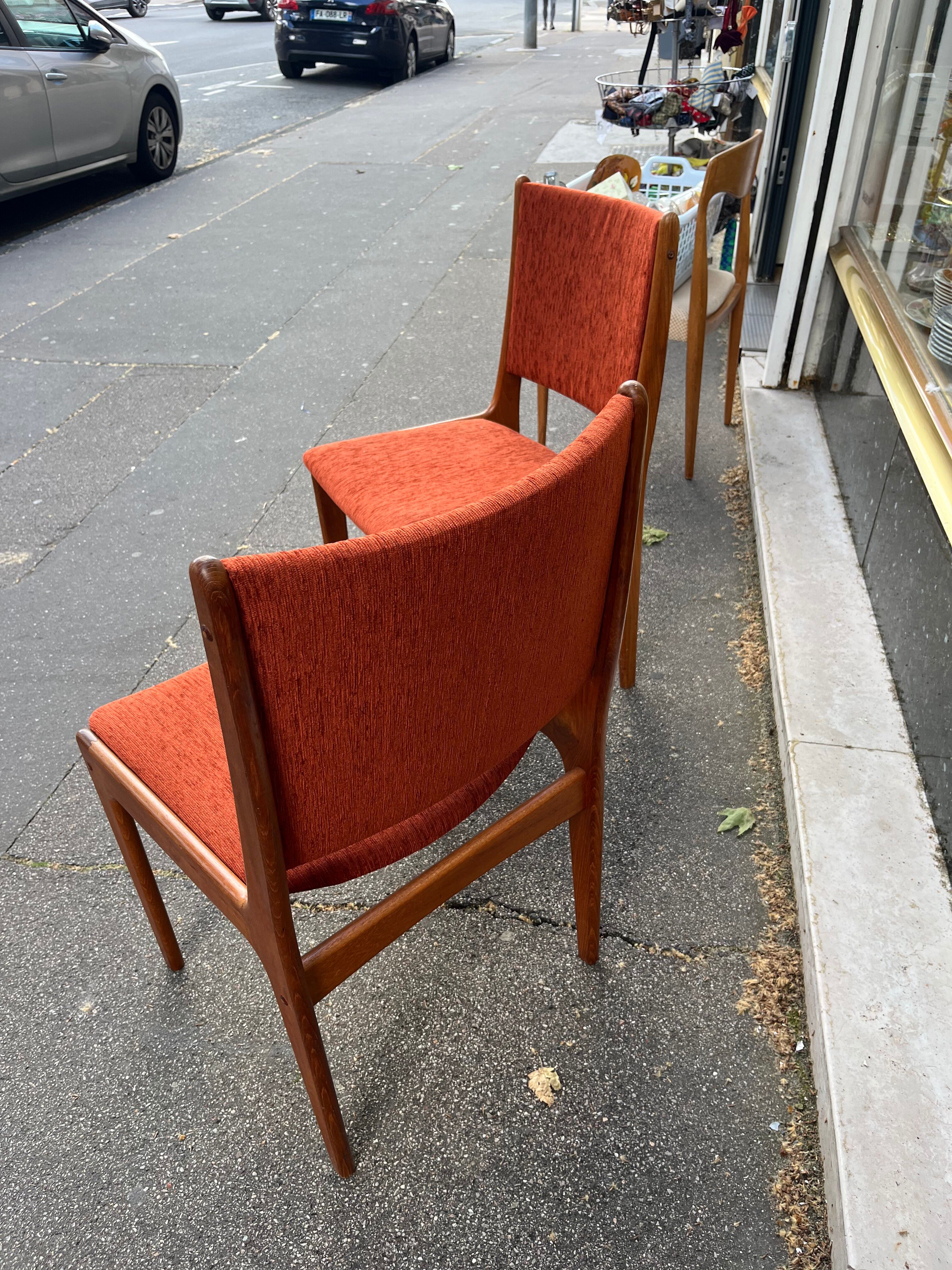 Pair of Scandinavian chairs in solid teak from the 1970s.