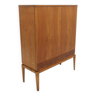 Scandinavian elm cabinet, AB Möbelnytt, Örebro, Sweden, 1930