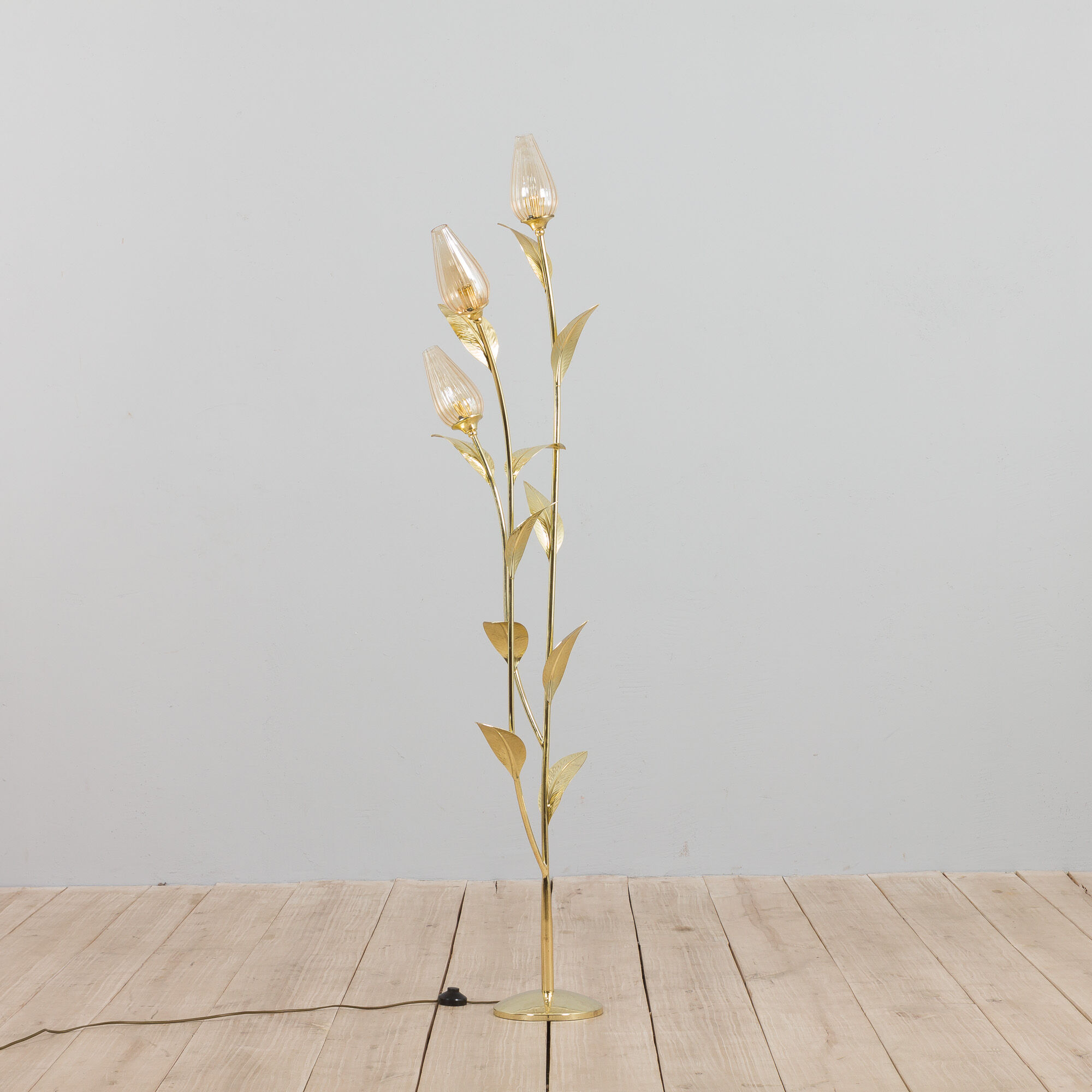 Italian floral brass floor lamp, 1970-80s